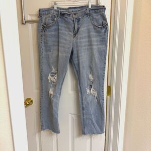 Old Navy Boyfriend Straight Distressed Light Wash Jeans